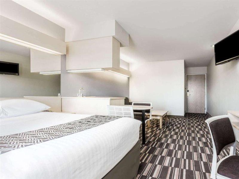 Microtel & Modesto 2*