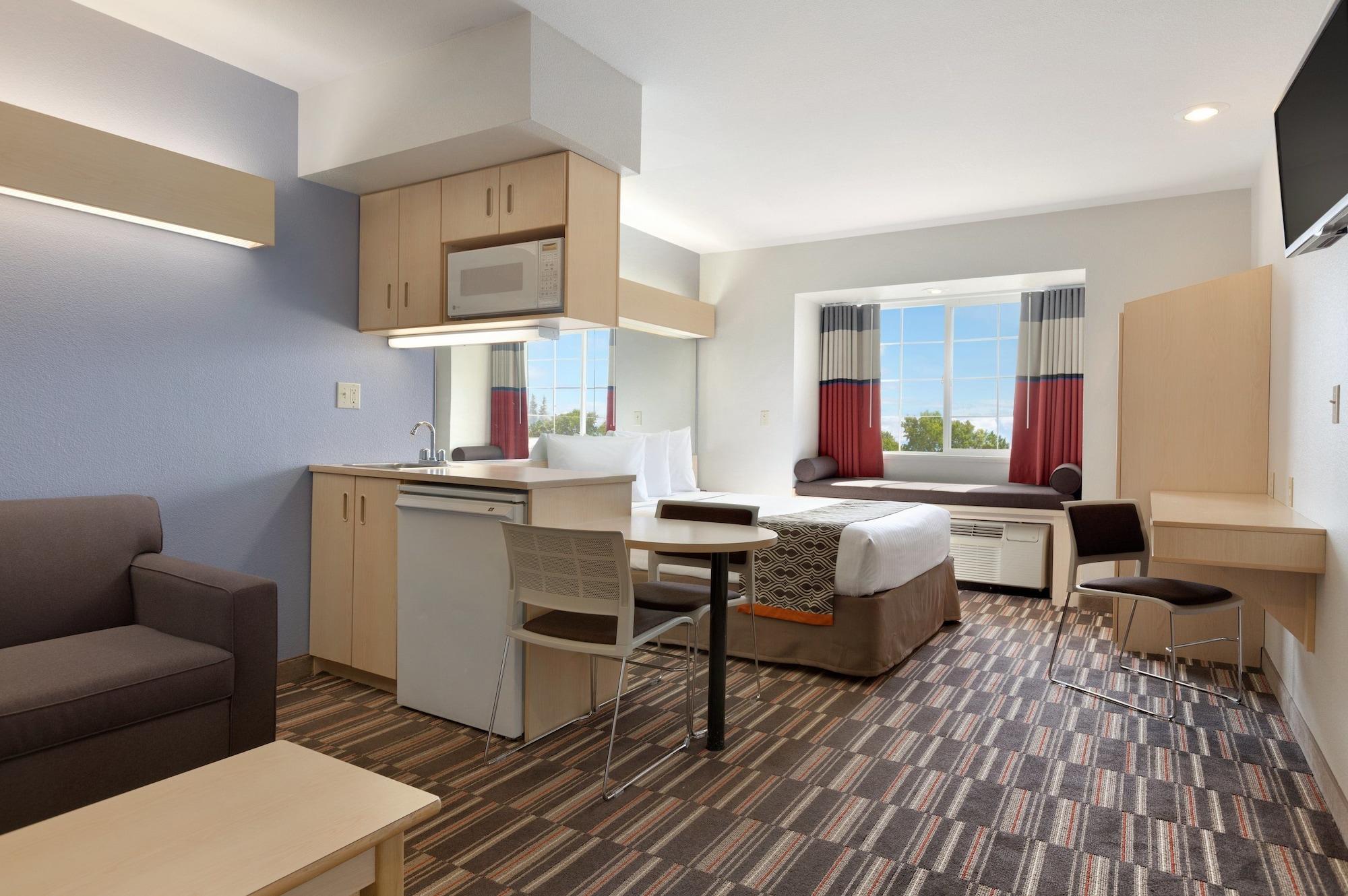 Microtel & Modesto Hotel
