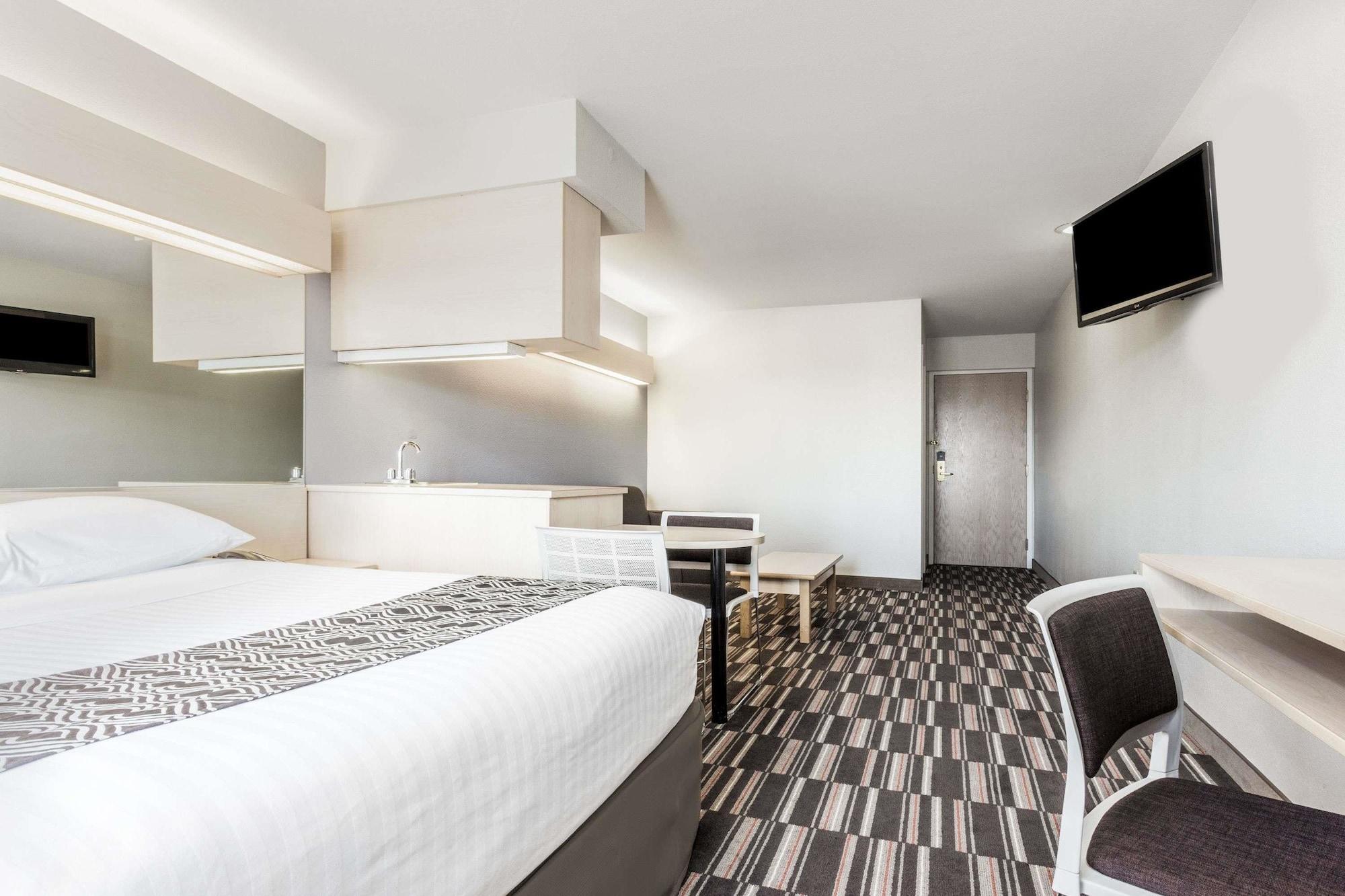 Microtel & Modesto 2* Ceres
