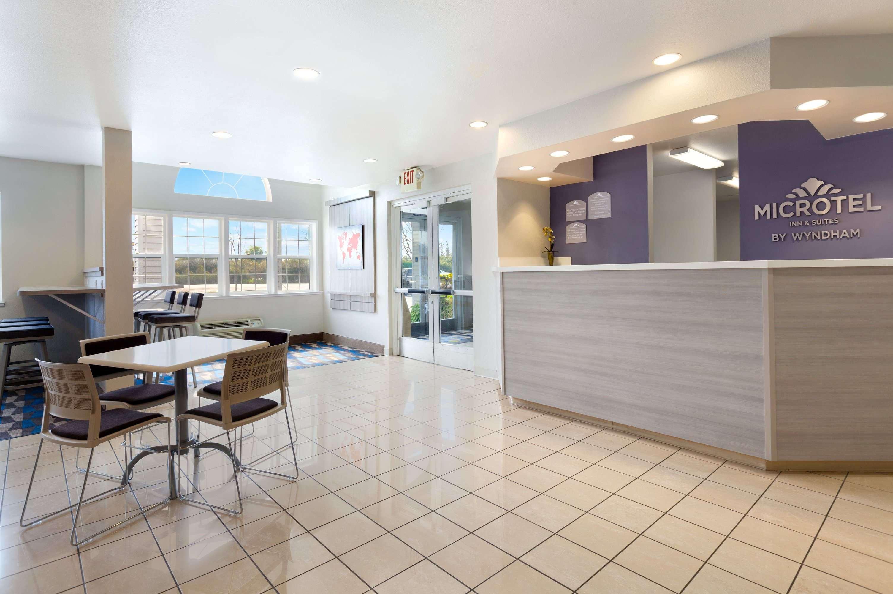 Microtel & Modesto Hotel