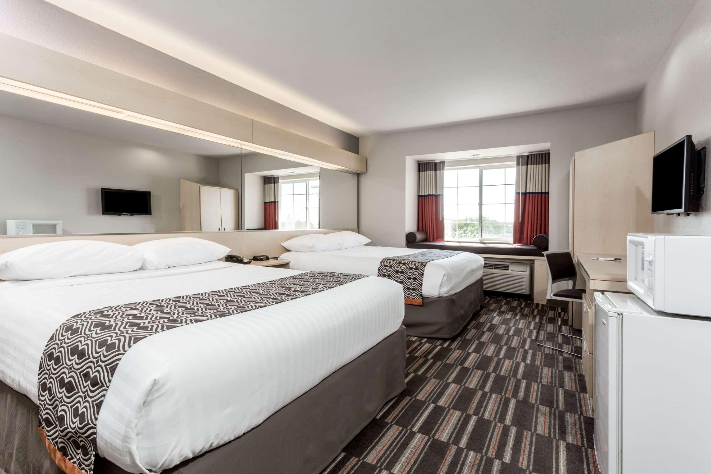 Hotel Microtel & Modesto 2*