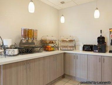 Microtel & Modesto Hotel 2*