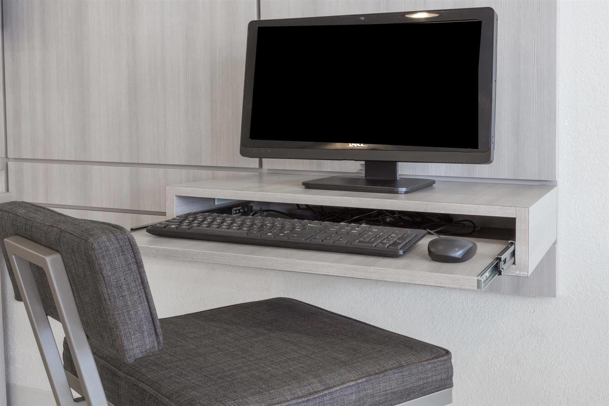 Microtel & Modesto Hotel Ceres