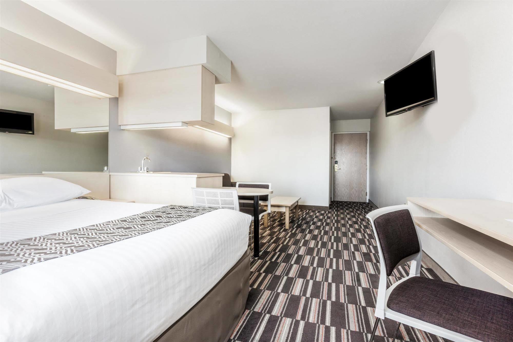 Microtel & Modesto Hotel Ceres