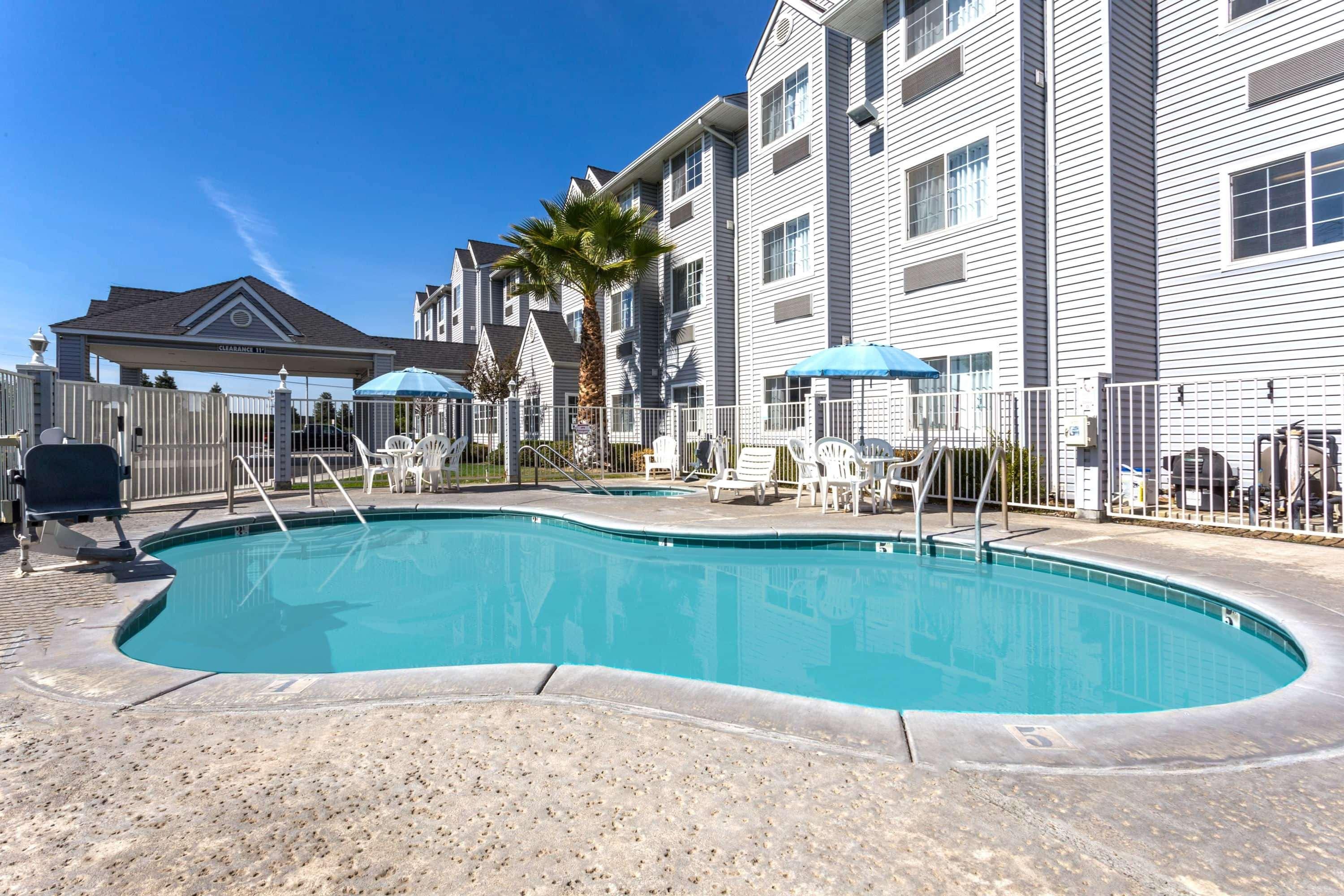 Microtel Inn&suites Modesto 2*