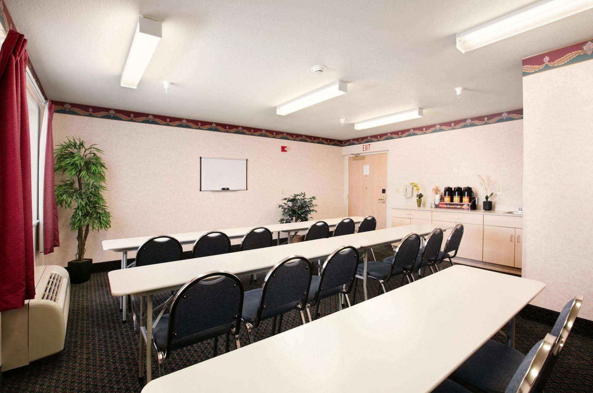 Microtel Inn&suites Modesto Hotel 2*